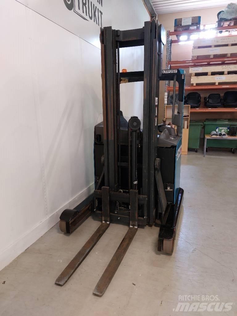 Crown ESR 4500 Reach trucks