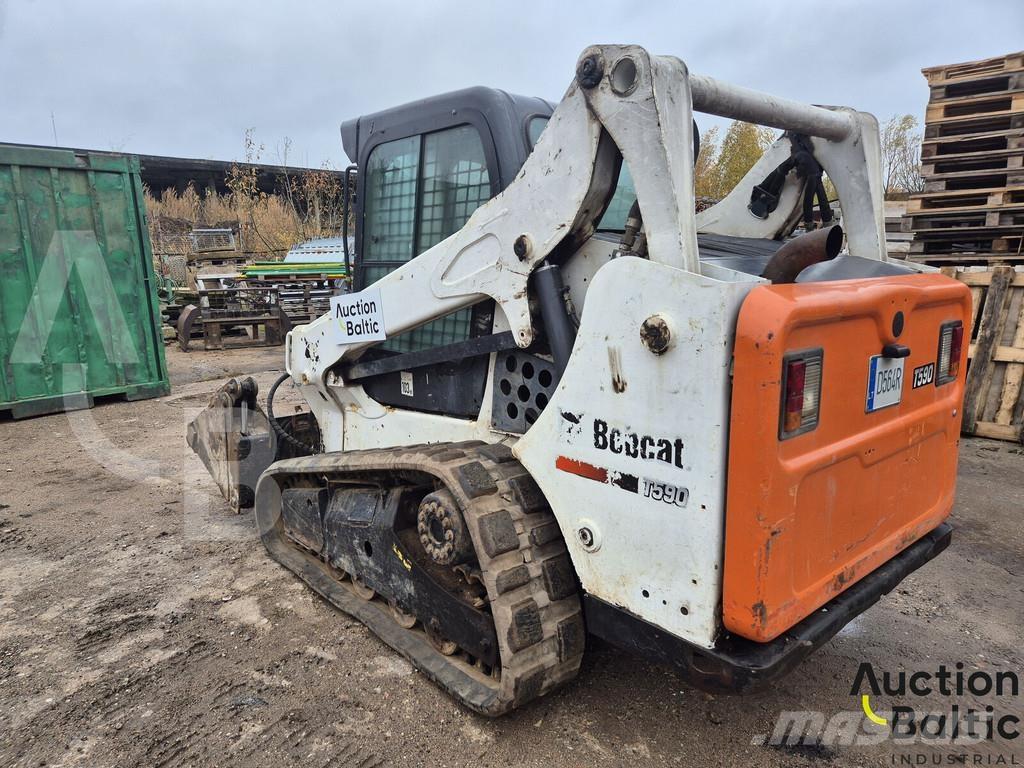 Bobcat T590 Crawler loaders