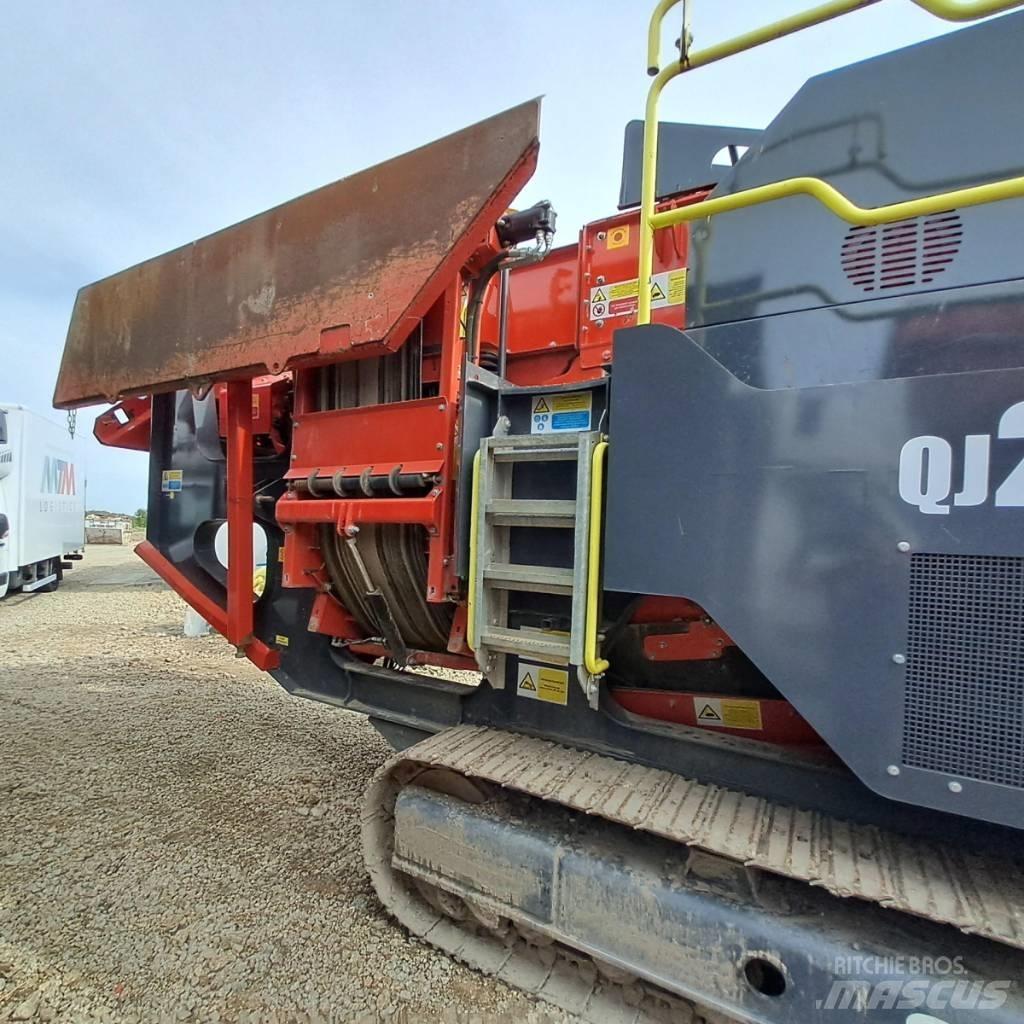 Sandvik QJ241 Mobile crushers