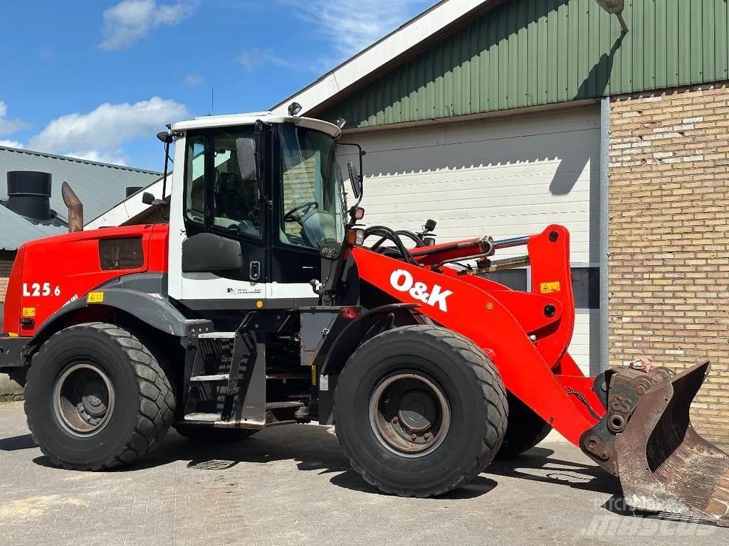 O&K 25.6 Wheel loaders