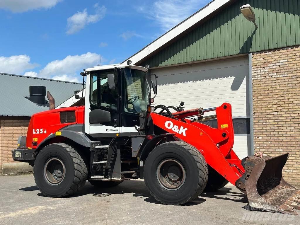 O&K 25.6 Wheel loaders