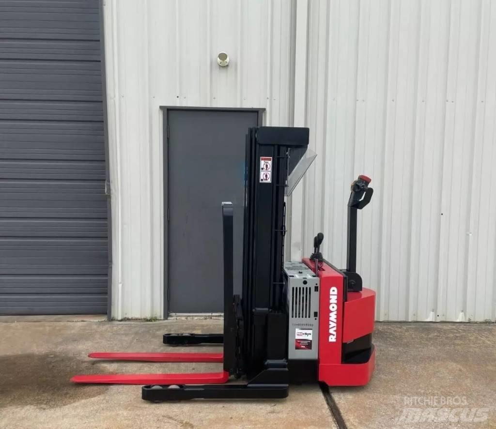 Raymond RSS40 Self propelled stackers