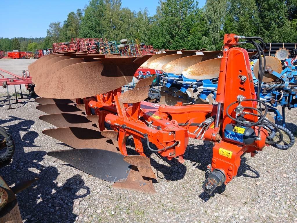 Kuhn Vari-Master 123 Reversible ploughs