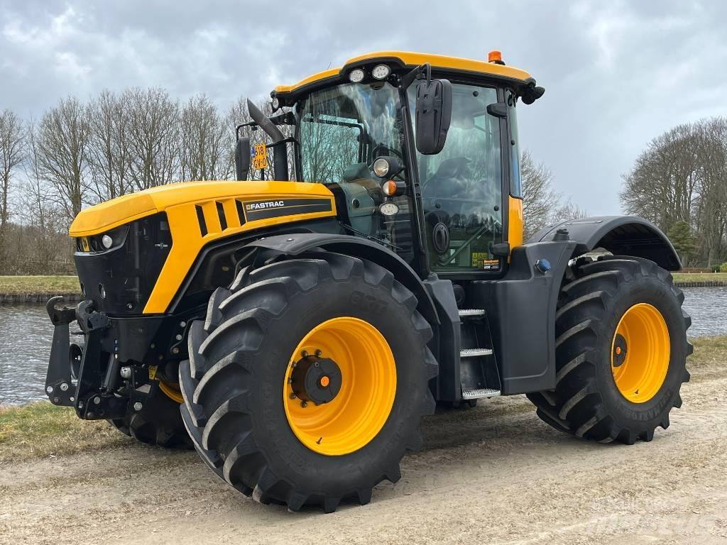 JCB Fastrac 4220 Tractors