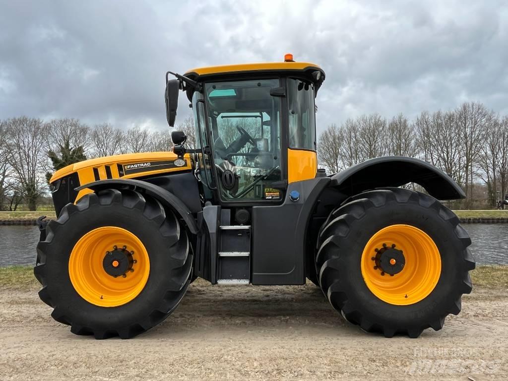 JCB Fastrac 4220 Tractors