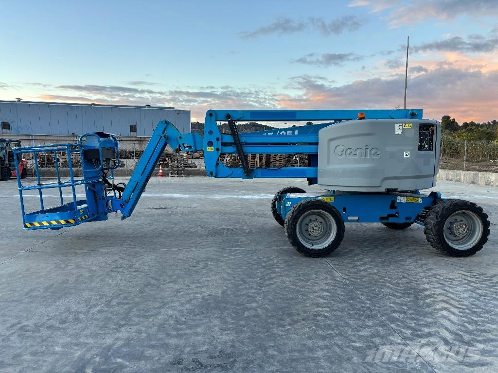 Genie Z 45/25 RT Articulated boom lifts