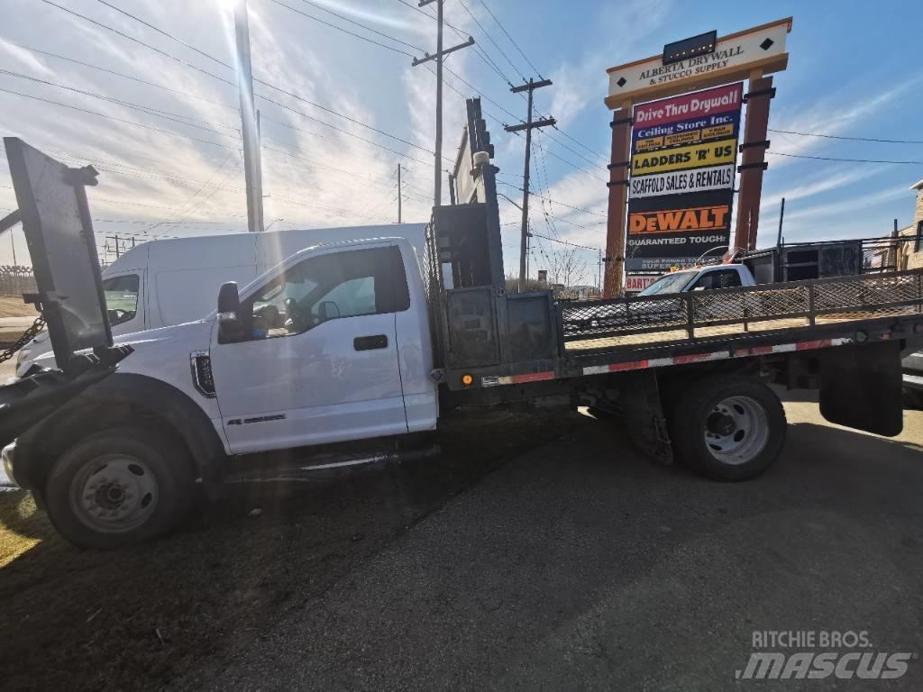 Ford F 550 XLT Flatbed / Dropside trucks