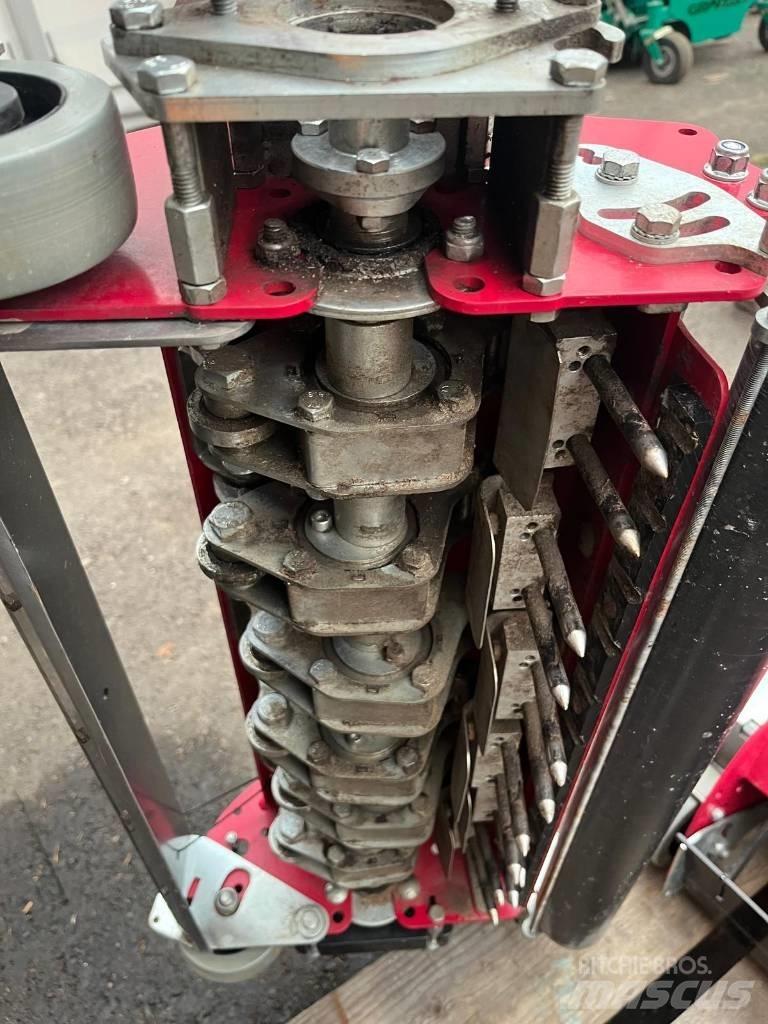 Maredo GT230 Aerators and dethatchers