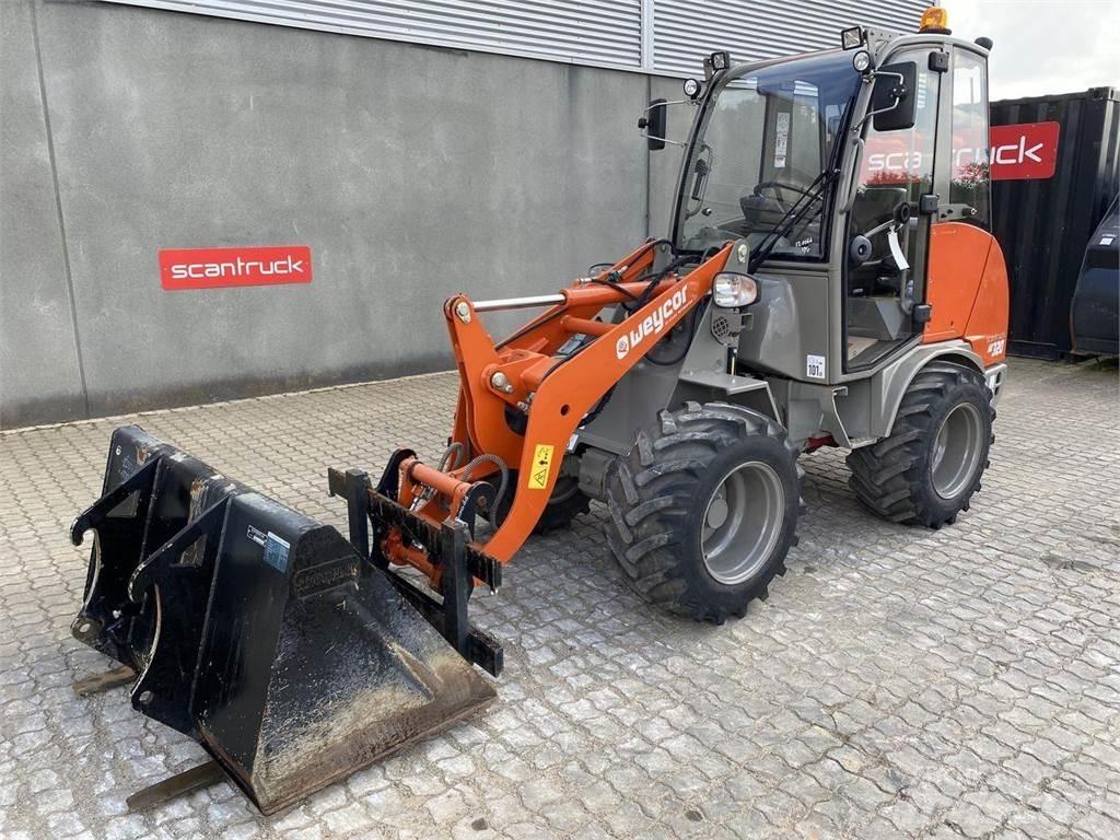 Weycor AR320 Cab Multi purpose loaders