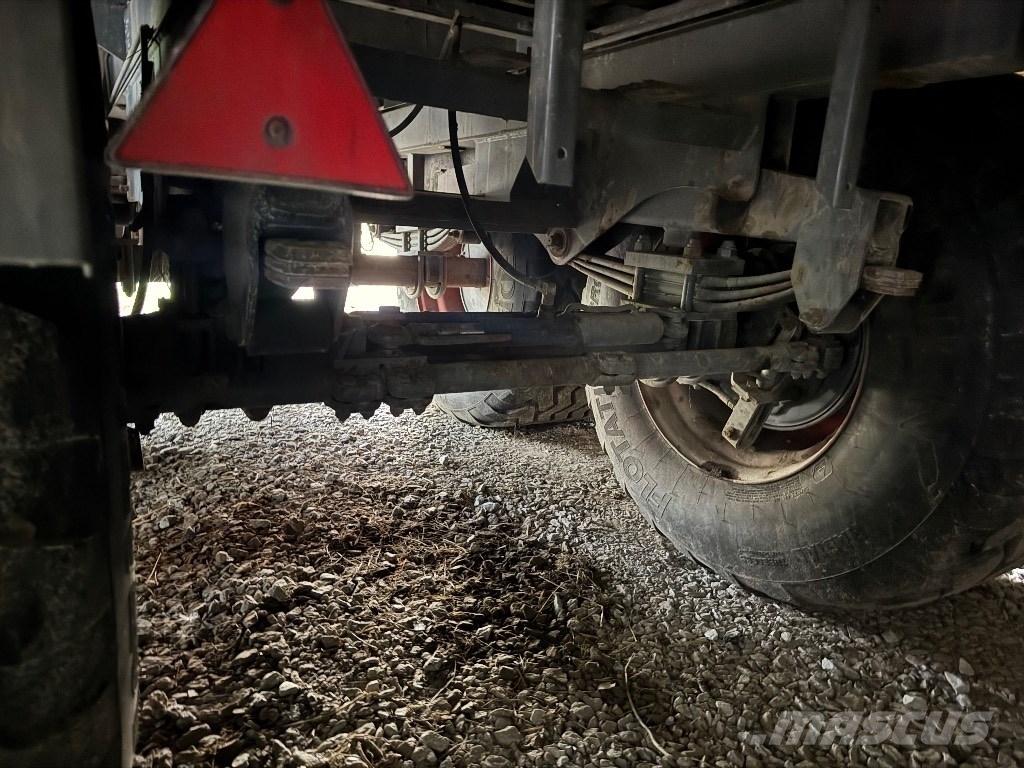 CLAAS Quantum 5800 P Self loading trailers