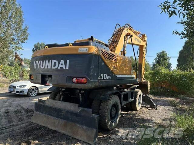 Hyundai 210W Crawler excavators
