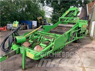 AVR Wagenrooier Potato harvesters and diggers