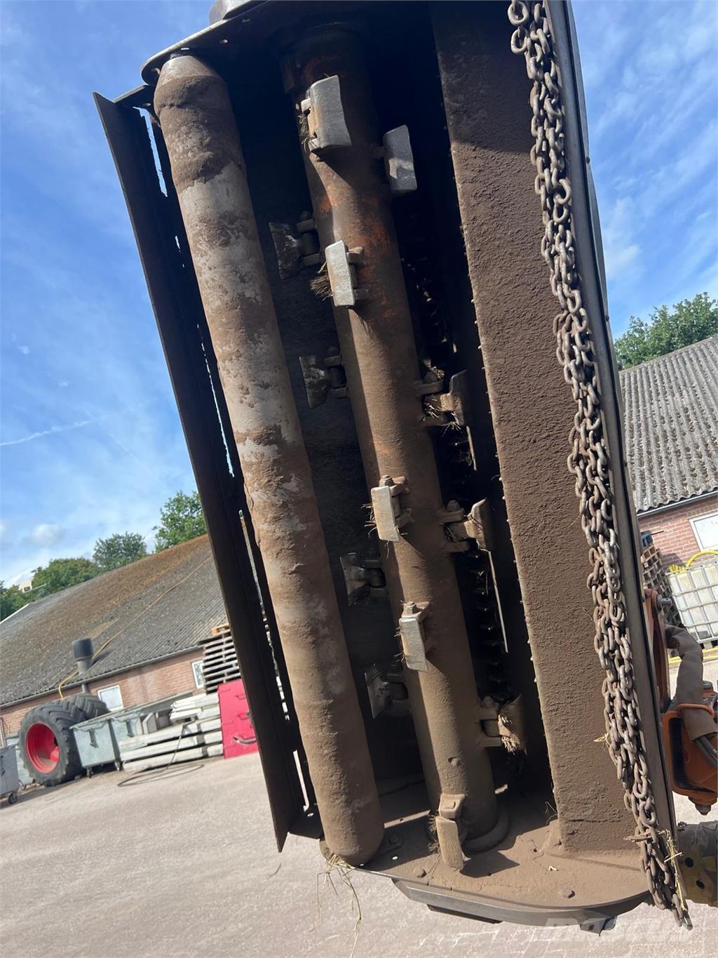 Berti TAPS 200 Rough, trim and surrounds mowers