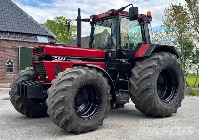 Case IH 1255 XL Tractors