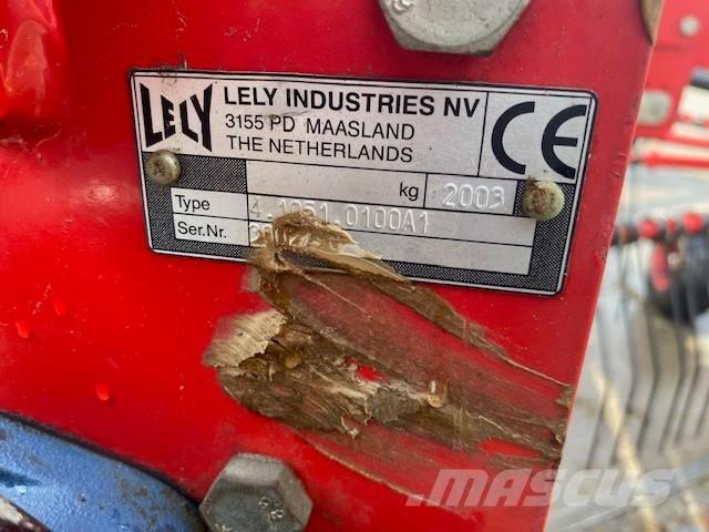 Lely Hibiscus 725 Rakes and tedders