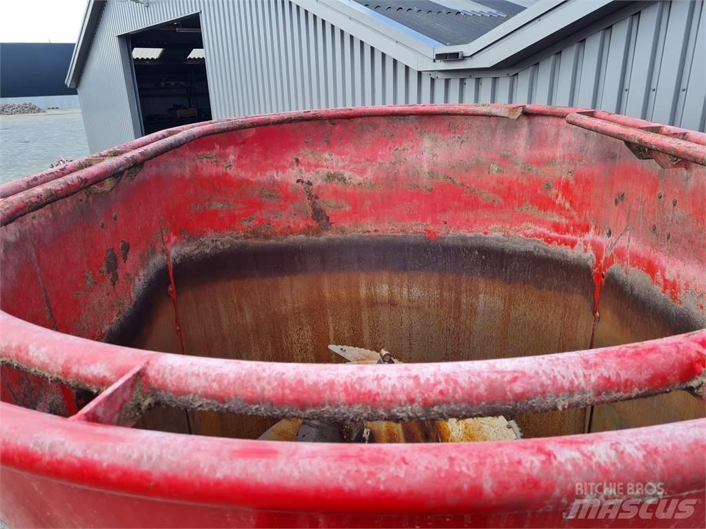 Peecon biga 15-245 Mixer feeders
