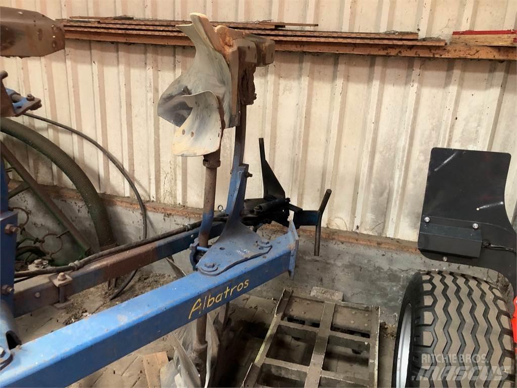 Rabe 3 schaarploeg Conventional ploughs