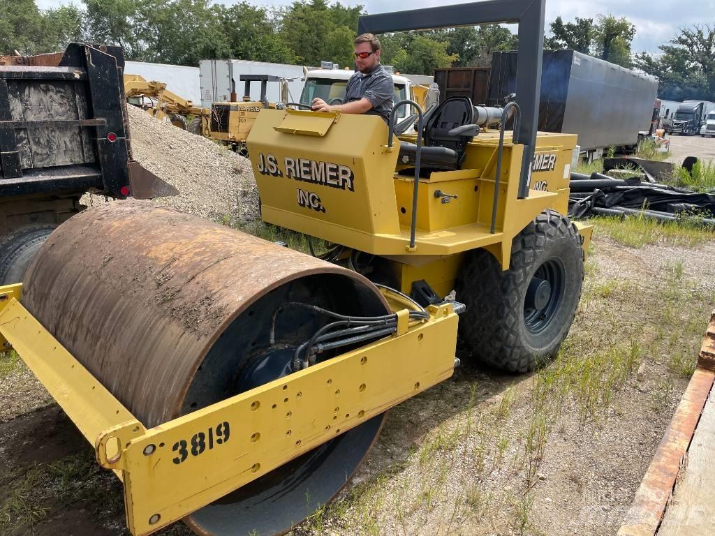 Vibromax W1402D Single drum rollers