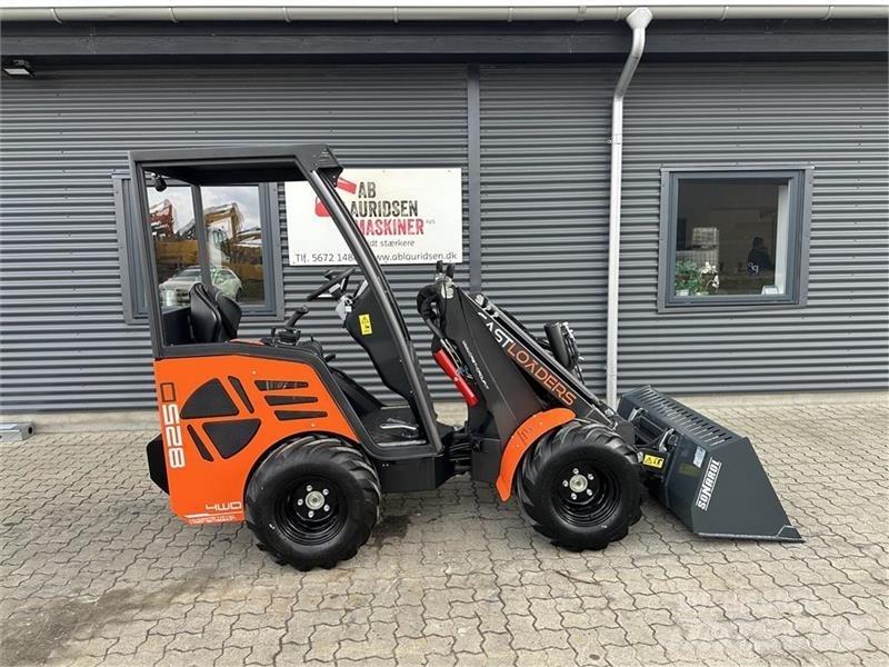 Cast 825 D Mini loaders