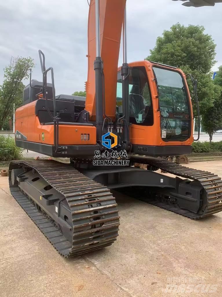 Develon DX 215 Midi excavators  7t - 12t