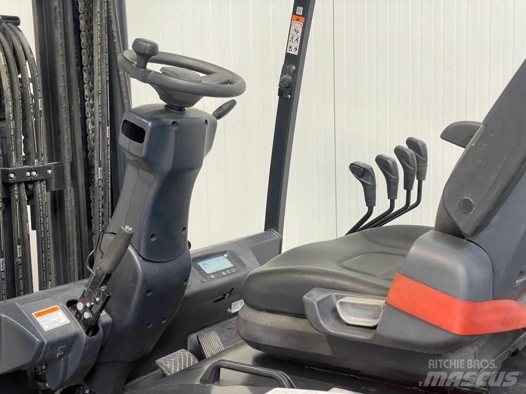 Doosan B50XC-7 Electric forklift trucks