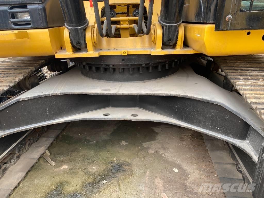 CAT 330 D Crawler excavators