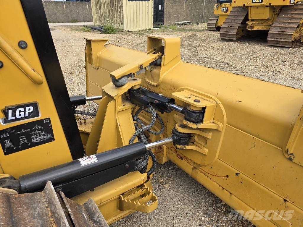 CAT D 3 LGP Crawler dozers