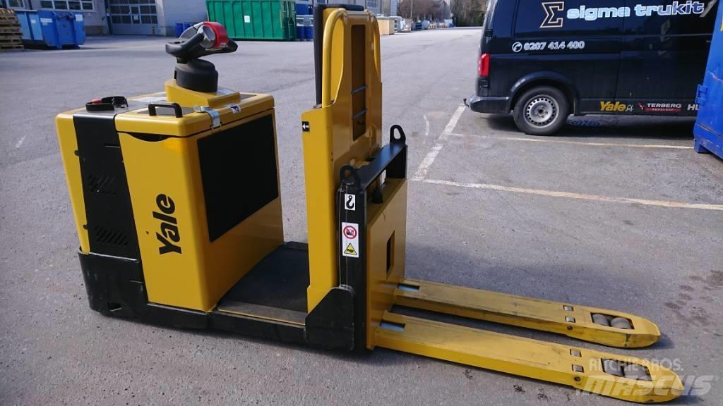Yale MO20 Low lift order picker