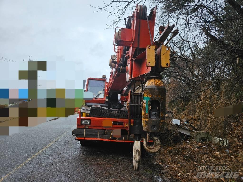 Kato SS 500 Rough terrain cranes