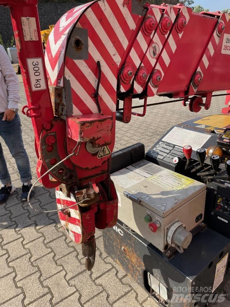 Unic URW 295 Tracked cranes