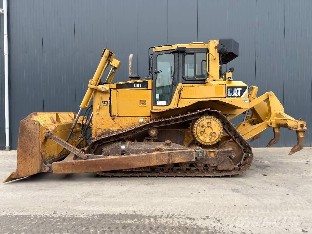 CAT D6T XL Crawler dozers