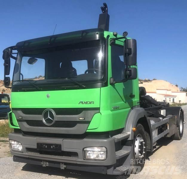 Mercedes-Benz 1829 Cable lift demountable trucks