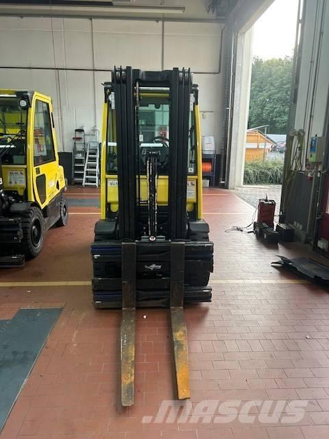 Hyster H2.5FT Diesel trucks