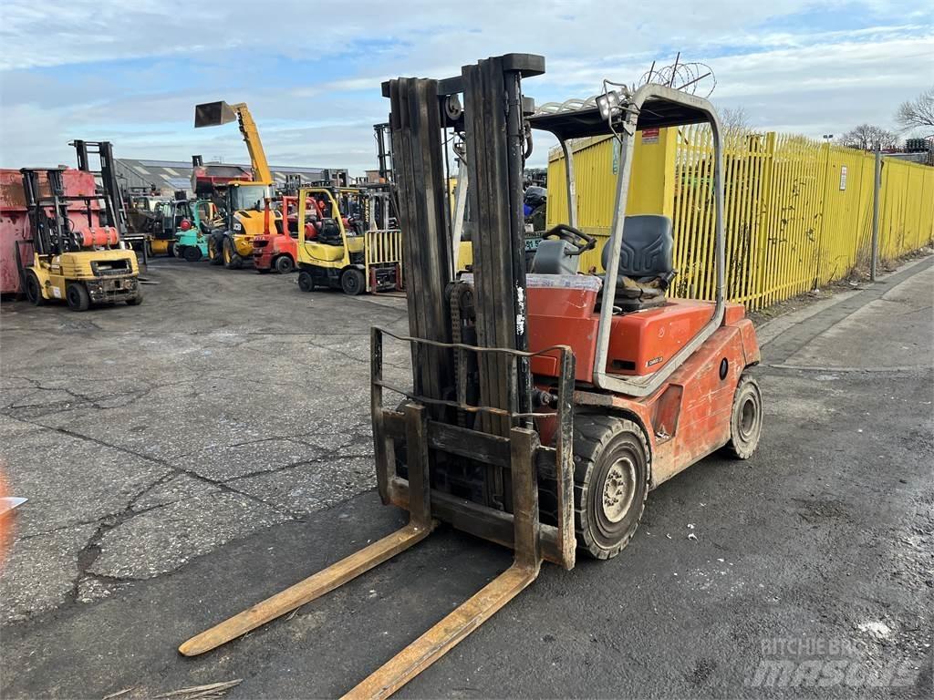 Cesab CBD30 Diesel trucks