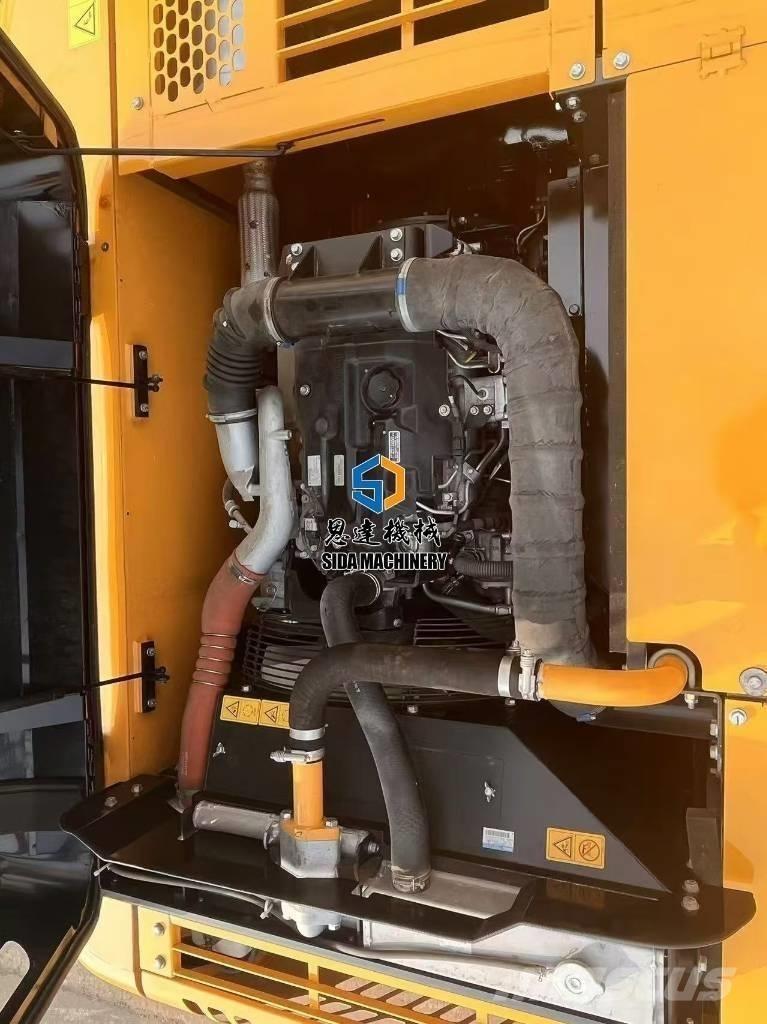 Kato HD 820 V Midi excavators  7t - 12t