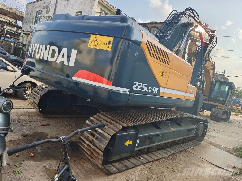 Hyundai 220 LC-9 Crawler excavators