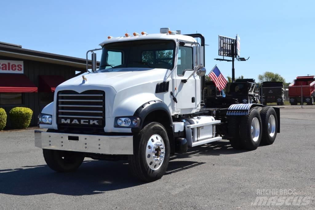 Mack Granite GU 713 Tractor Units