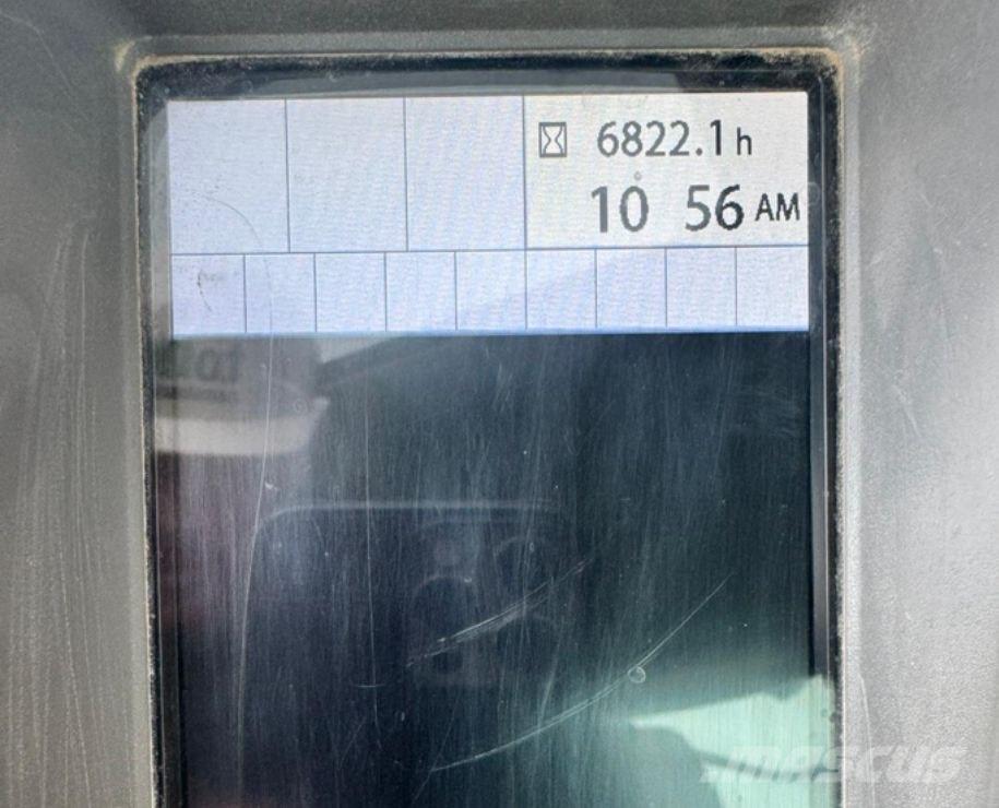 Hitachi ZX 135 US-6 Crawler excavators