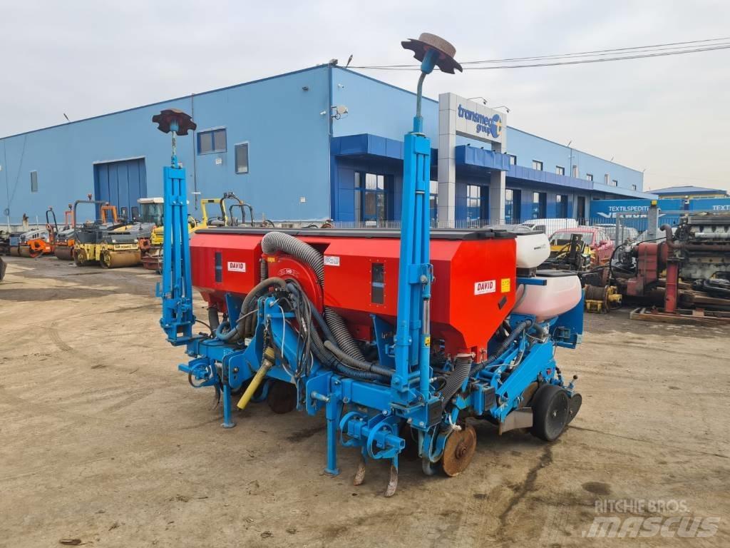 Monosem NG 4 Plus Precision sowing machines