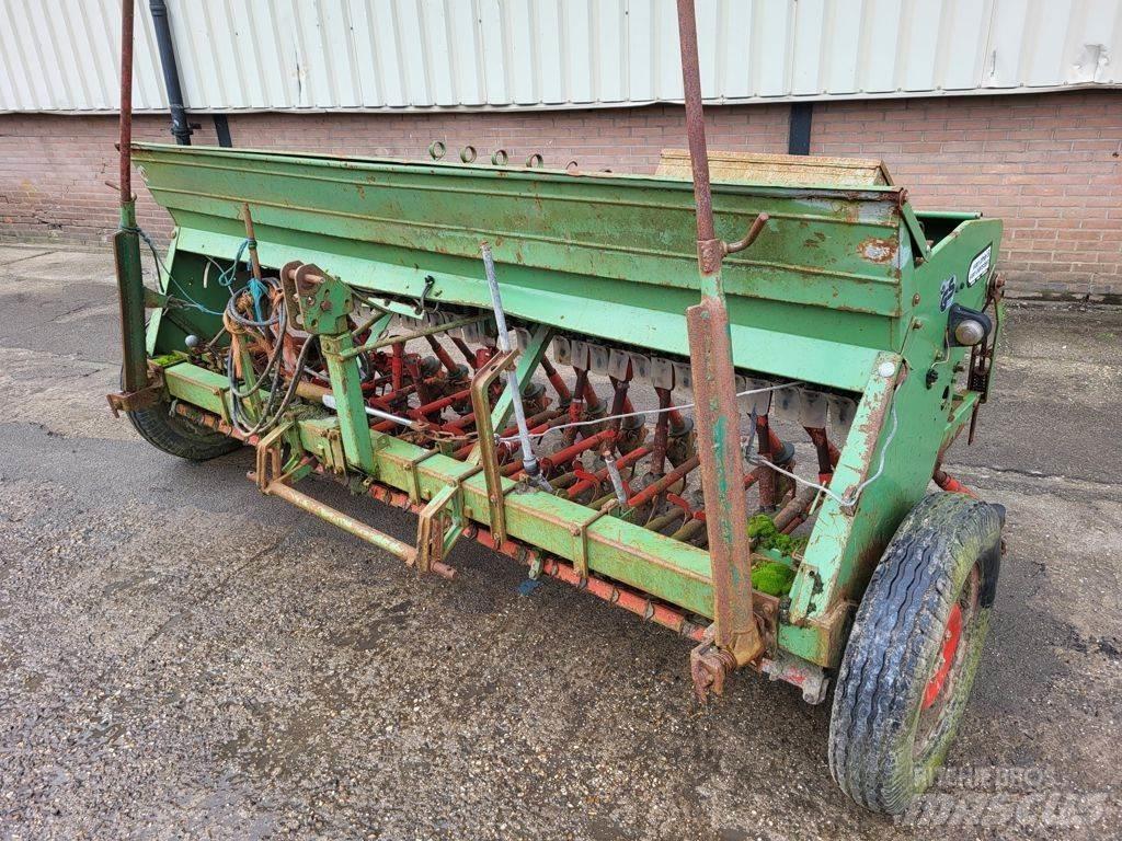 Hassia Zaaimachine Trailed sprayers