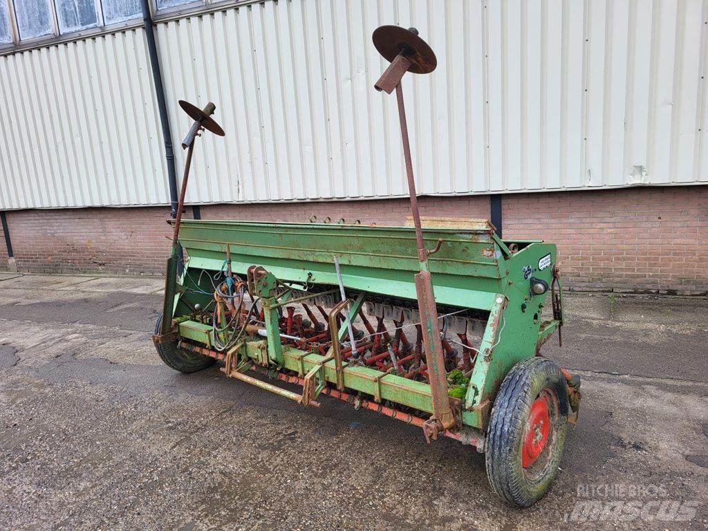Hassia Zaaimachine Trailed sprayers