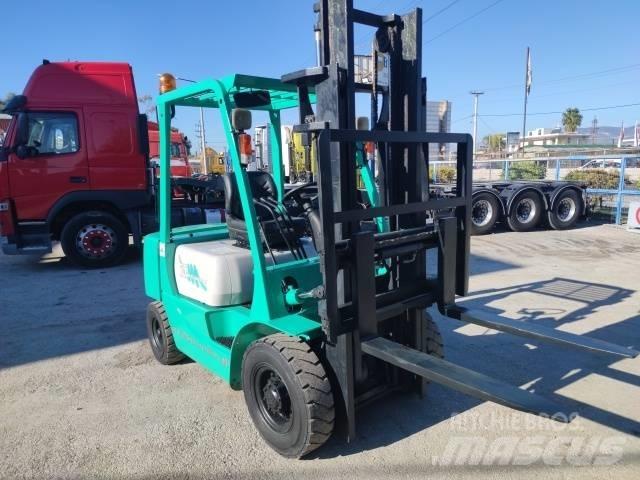 Mitsubishi FD 25 Diesel trucks