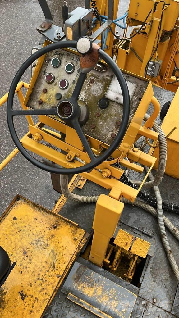 Demag SF 120 P Asphalt pavers