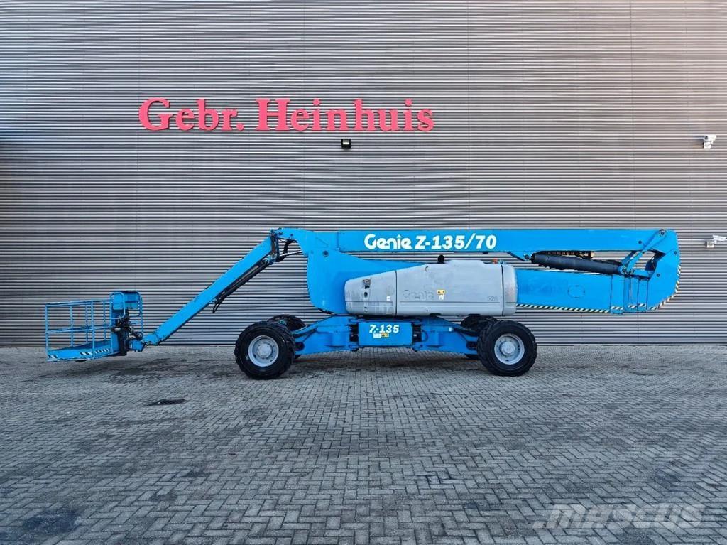 Genie Z-135 Telescopic boom lifts