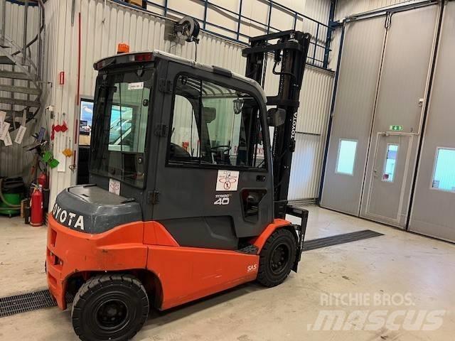 Toyota 8 FBMT 40 Electric forklift trucks