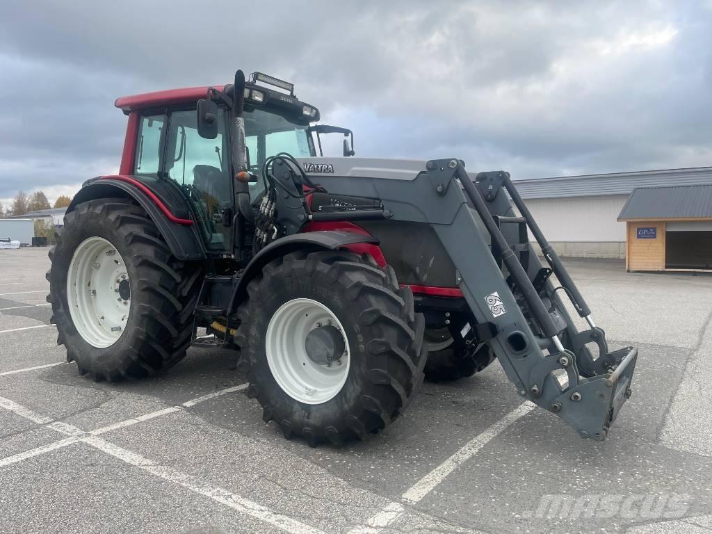 Valtra T 131 Tractors