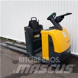 Jungheinrich ECE 225 Low lift order picker