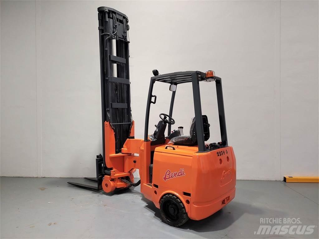  B318 82SS Narrow aisle truck