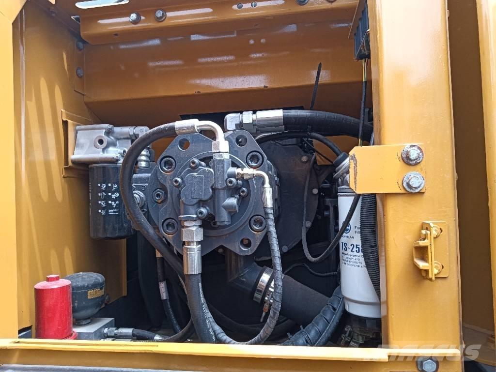 XCMG XE 215 DA Crawler excavators
