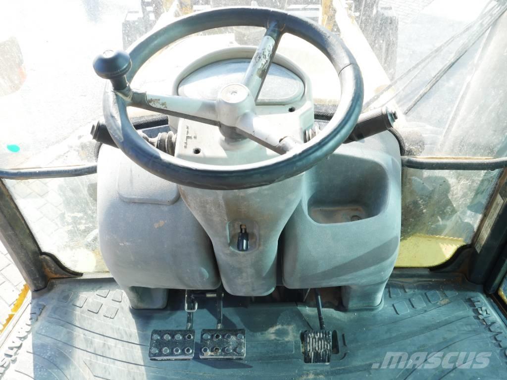 Komatsu WB 97 R-5 Backhoe loaders